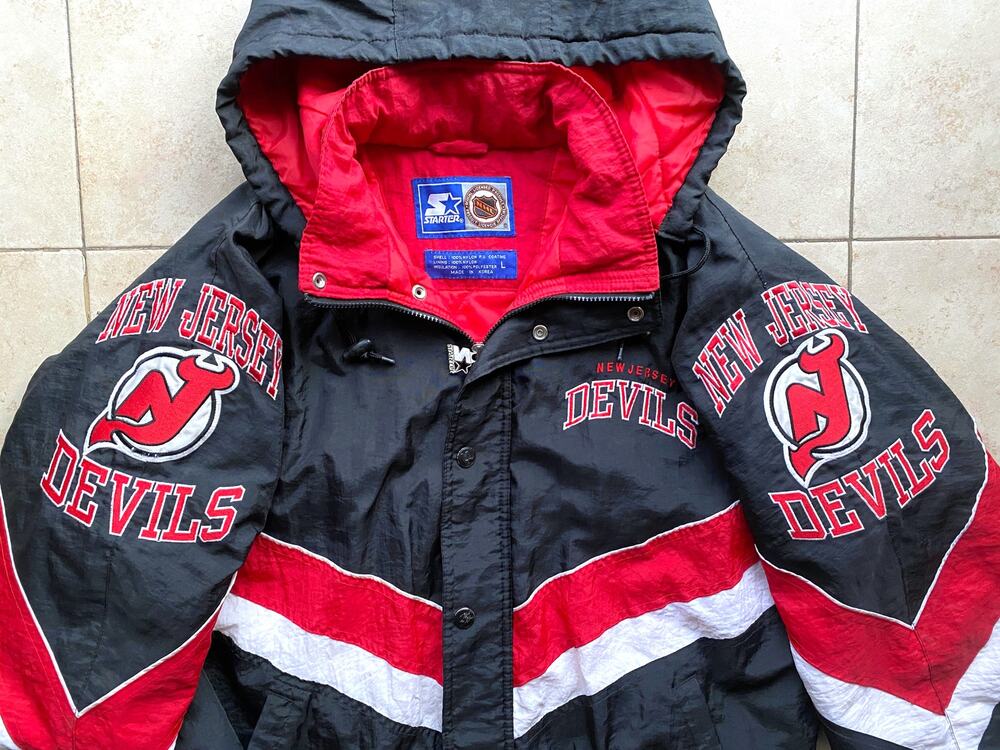 New Jersey Devils 90s STARTER puffer LOGOS jacket hood L black red NHL vintage